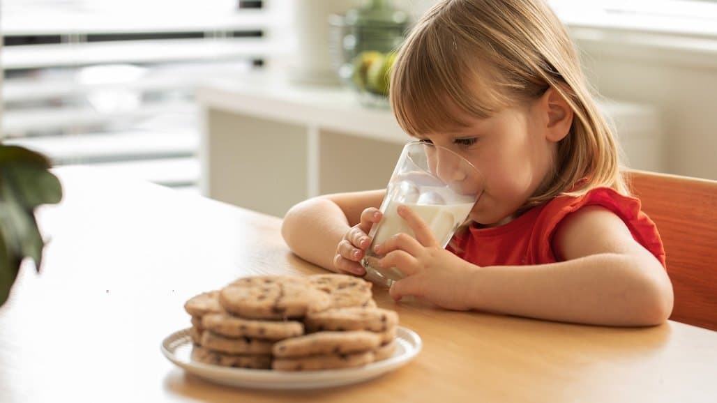 It’s Official! California’s Snacking Hour is 3:00 PM — Snack on Dairy